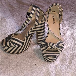 Fun summer heels 👠